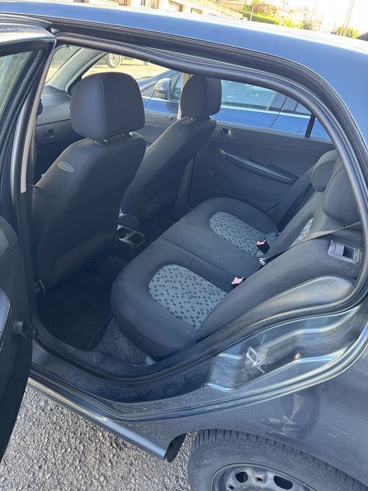 Skoda Fabia carro como novo