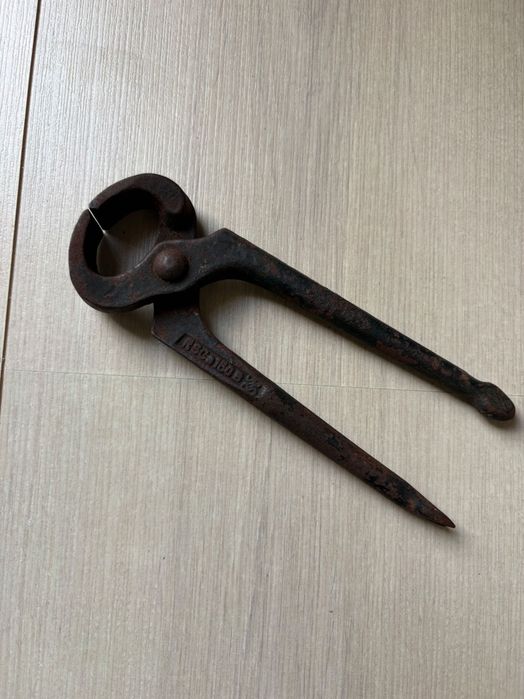 Torquês, alicate Antiguidade