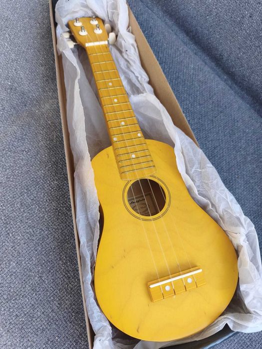 Ukelele como novo