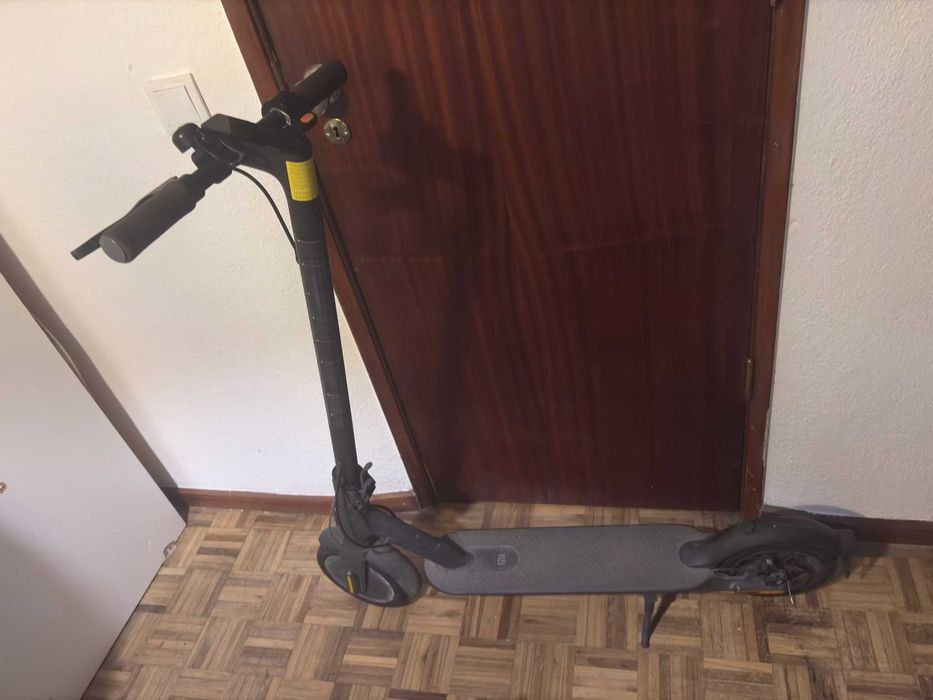 Trotinete Elétrica Xiaomi MI Essential