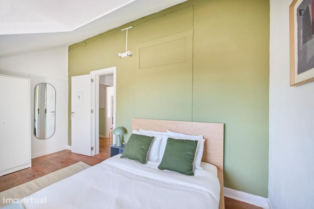 Quarto - localizado em São Bento Lisbon