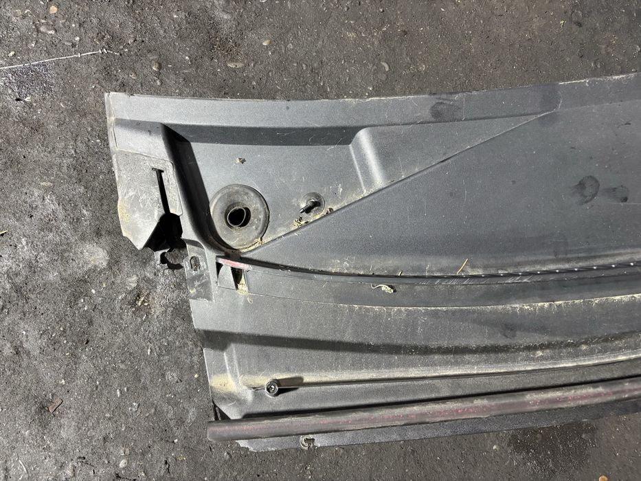 Жабо / накладка під лобове скло Mercedes Vito W639