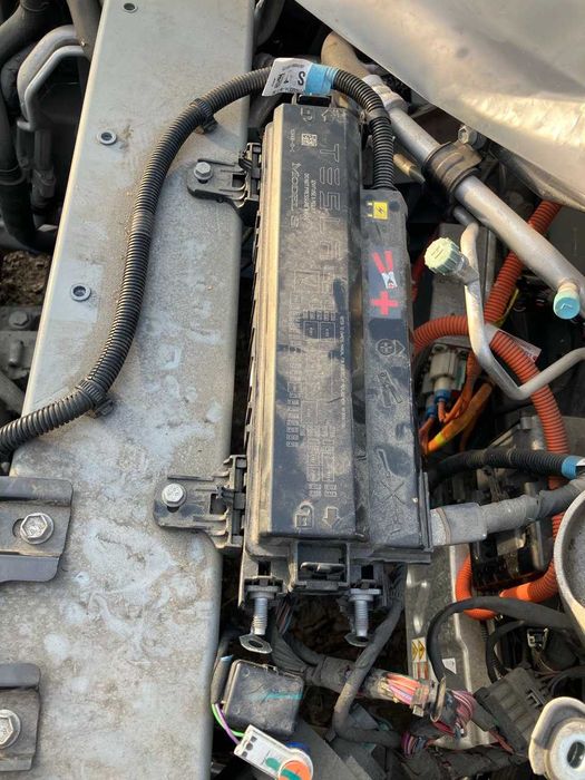 Блок предохранителей Джанкшен бокс Конвертер DC-DC TESLA MODEL S 2017