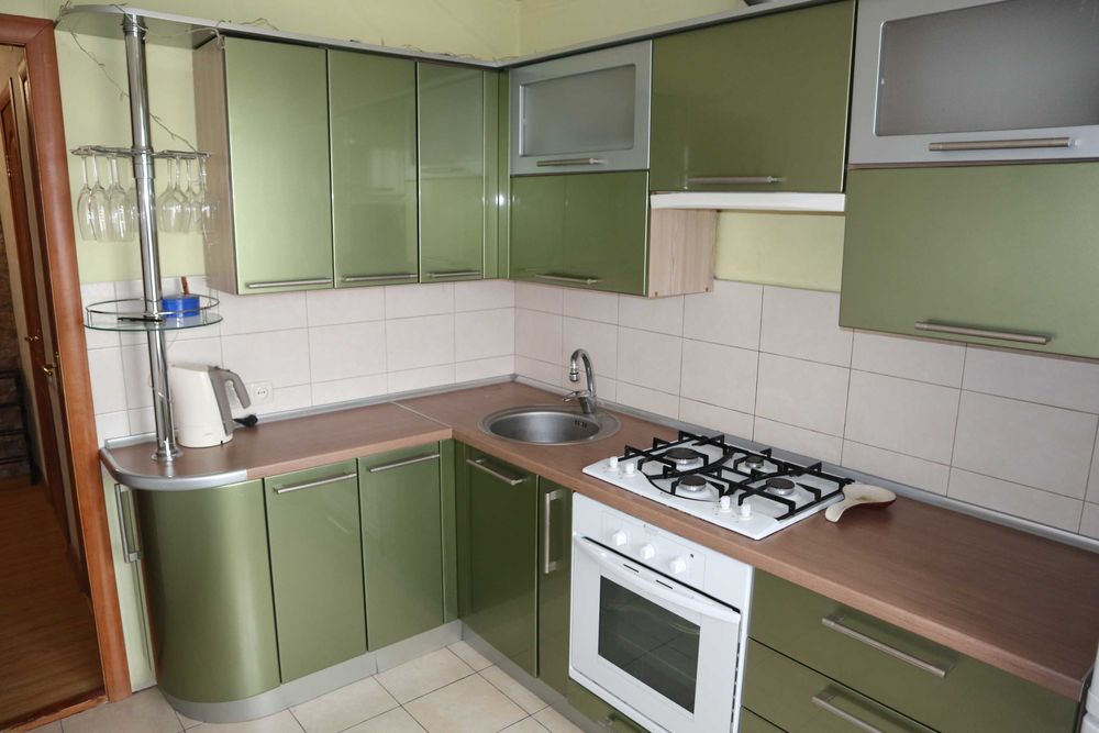 Продается 2-х комнатная квартира по ул. Портовая с ремонтом