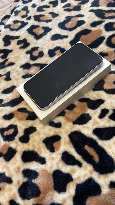 Iphone 14 lilás + capas