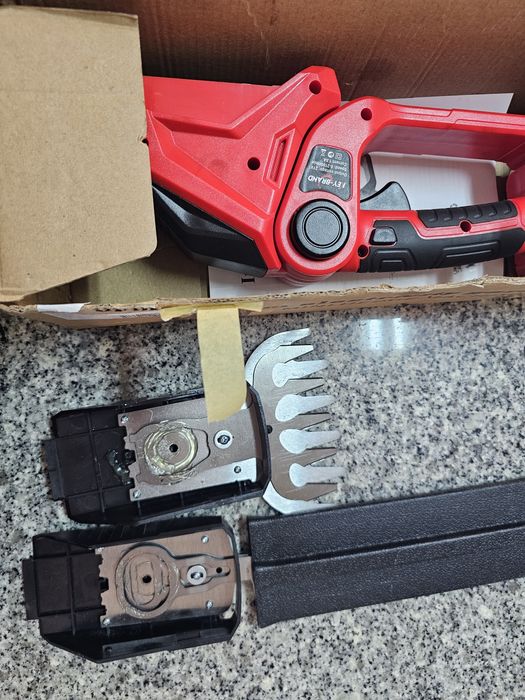 Máquina de cortar sebes e aparador jardim
jardim portátil