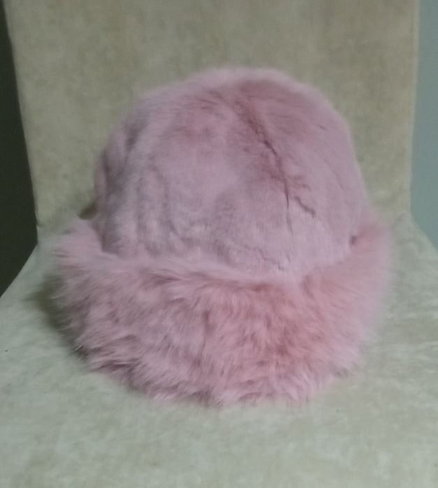 Продам женскую шапку