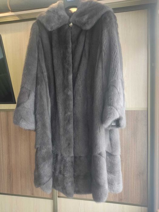 Норкова шуба з капюшоном, розмір 42/XL/50, довжина 105 см. Вінниця