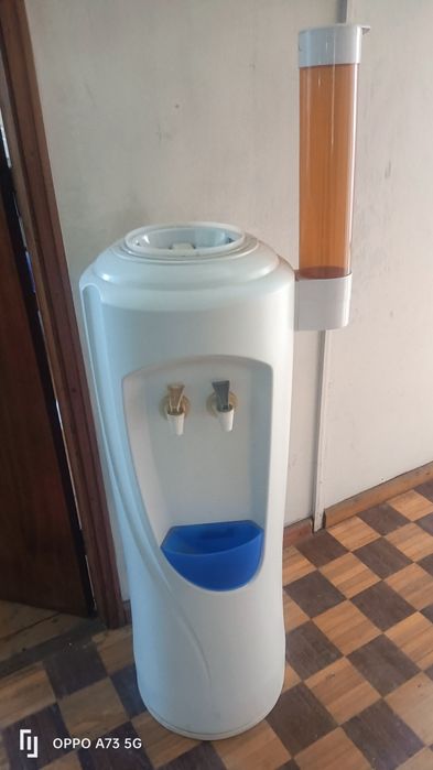 Máquina dispensador de água