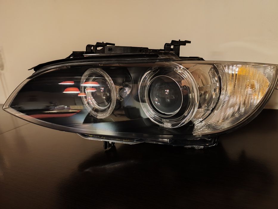 Farol BMW série 3 E92 E93 ótica xénon original usada
