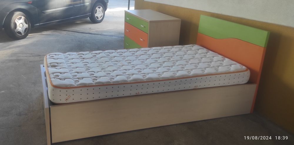 Cama/cómoda de criança