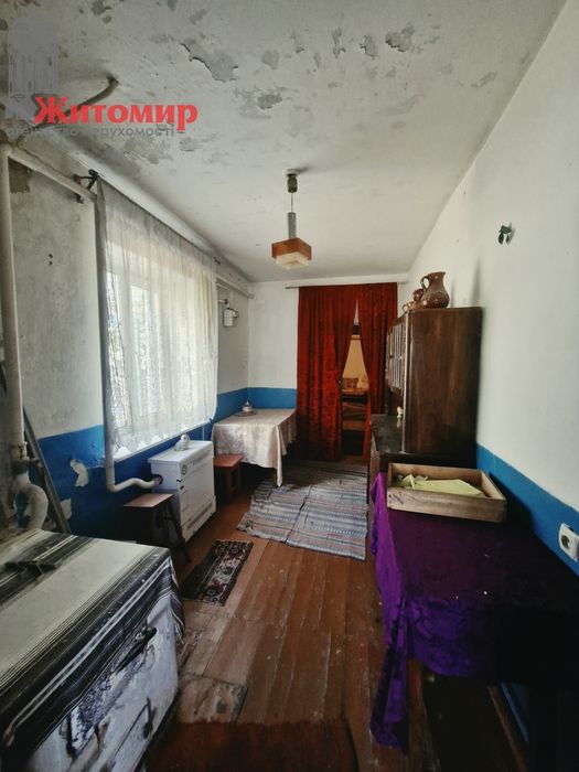 Продається простора квартира в приватному будинку в с. Черемошне