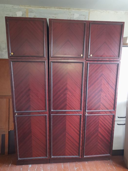 Отдам шкаф б/у. Самовывоз.