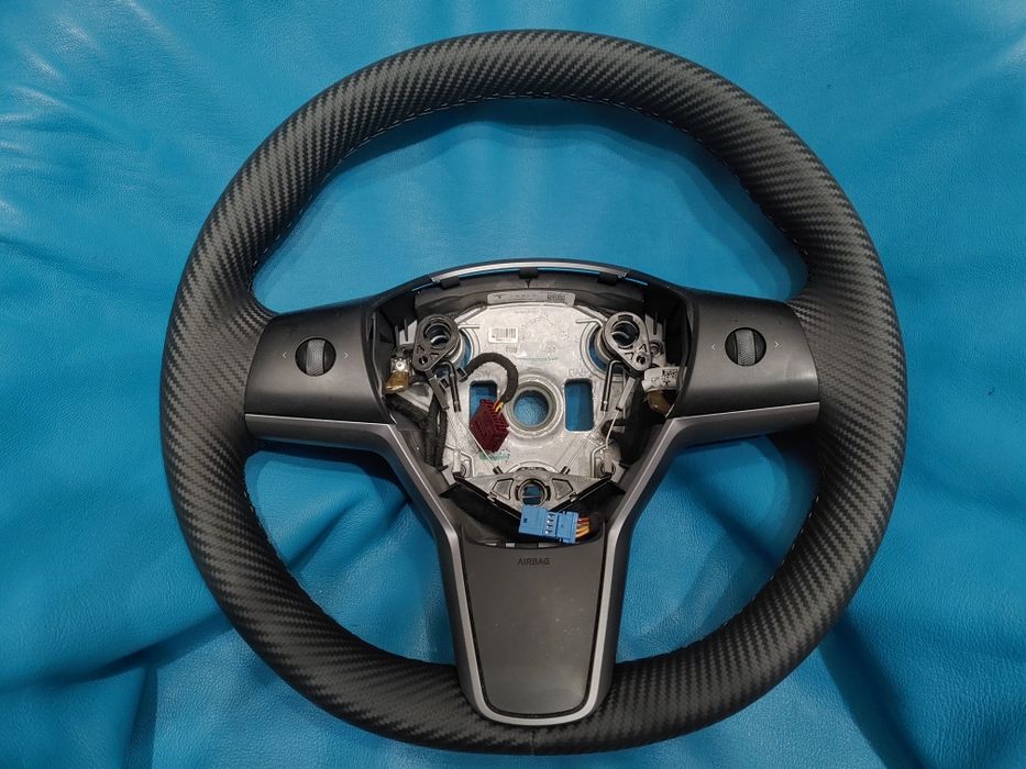 Руль, кермо TESLA Тесла