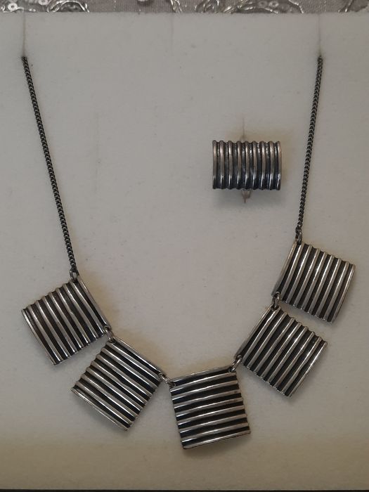 Srebrny pierscionek plus lancuszek