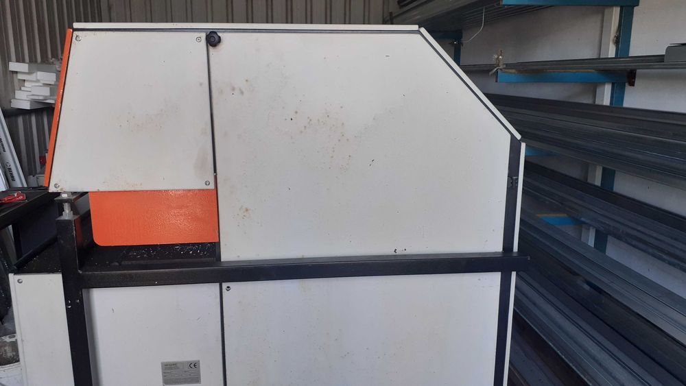 Maquina para limpeza de esquadrias de Pvc