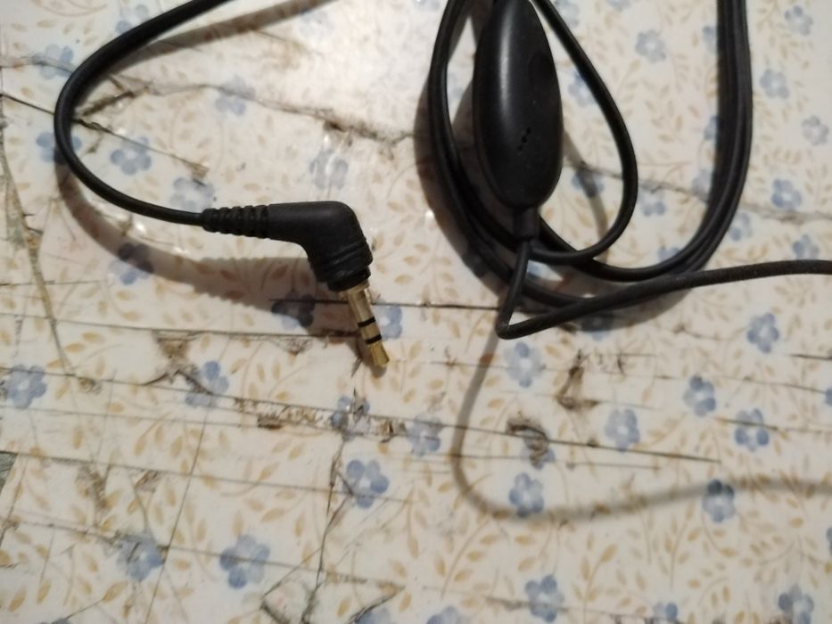 Vendo auriculares para telemóvel bom estado