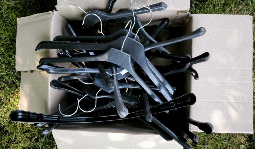 Duże czarne wieszaki 100 szt