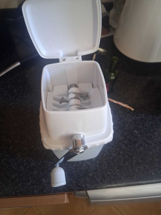 Triturador manual, novo