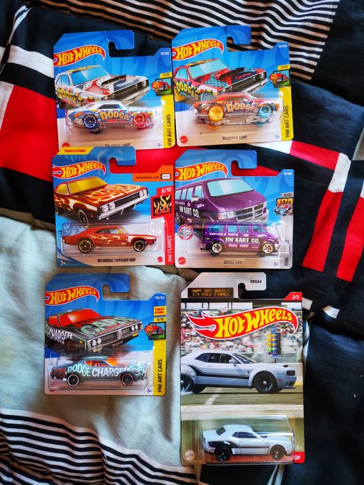 Dogde/volvo hot wheels com portes incluídos