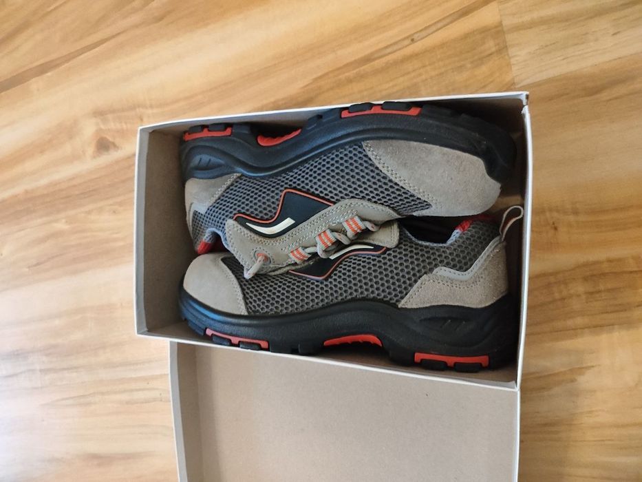 Ochronne obuwie robocze