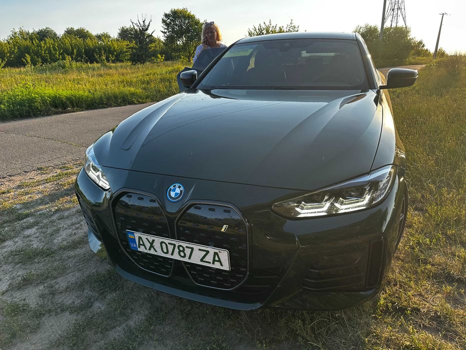 продам машину BMW I4