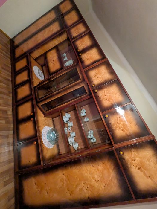 Zestaw brązowych mebli