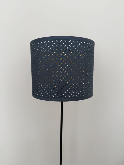 Candeeiro de pé IKEA