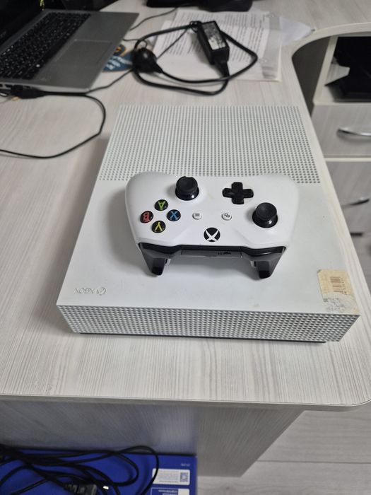 Продам Консоль Xbox one S All Digital Edition
