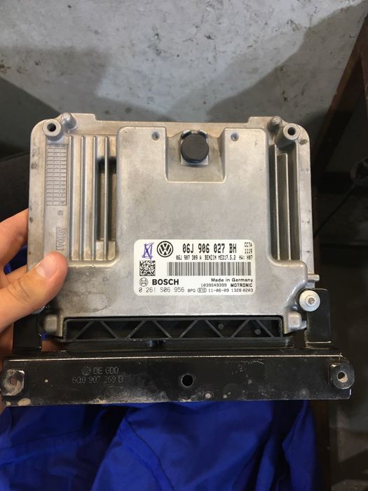 Блок управления двигателем ЭБУ  Volkswagen 06J 906 027 BH. 2.0 TSI
