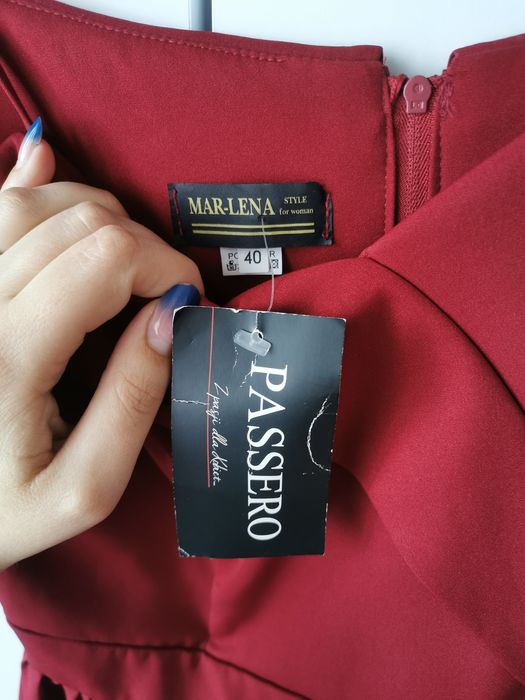 Elegancka sukienka bordowa