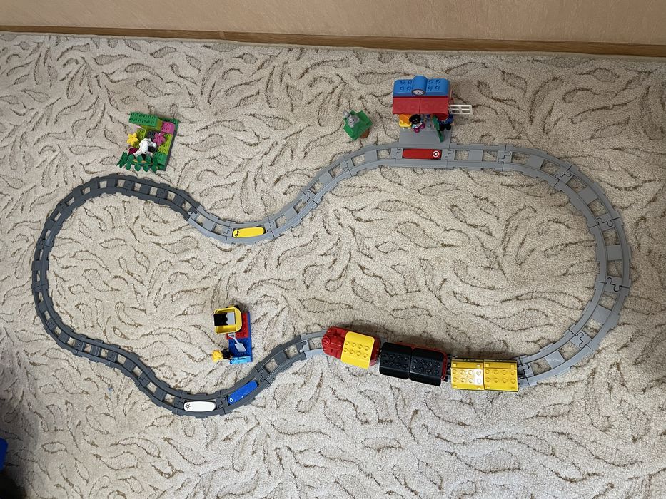 Конструктор лего duplo поезд
