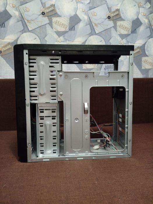 Два Корпуса PARCOM та якісний без іменний корпус.