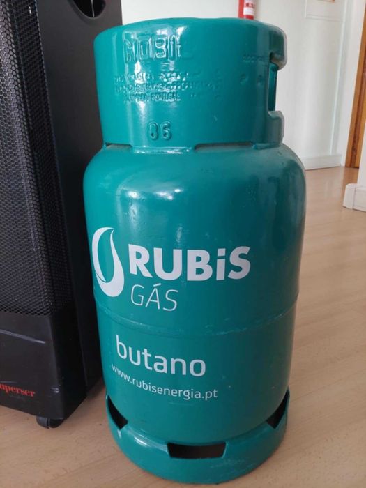 aquecedor a gás + duas botijas de gás
