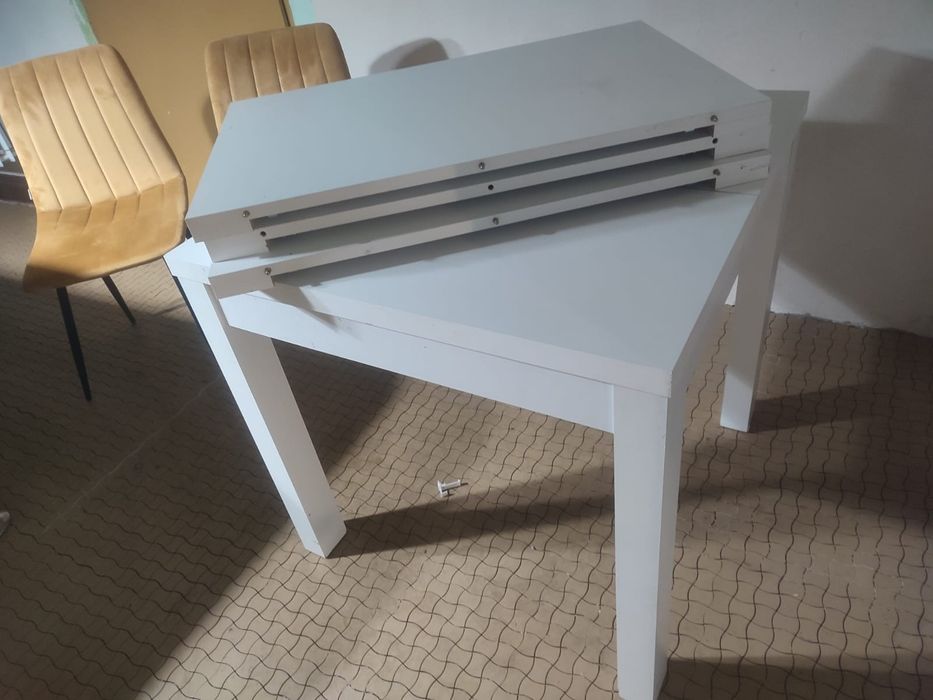 Stół rozkładany spory