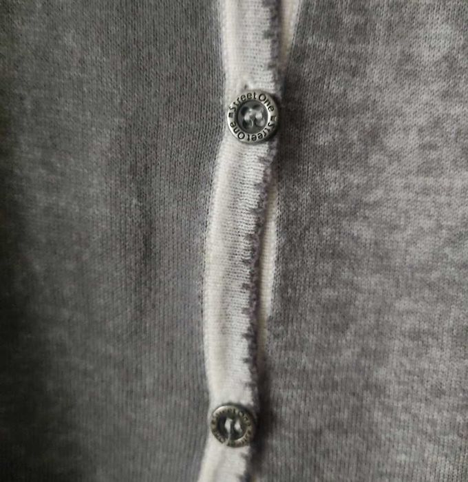 cienki szary sweterek z gwiazdą Stree One r. M