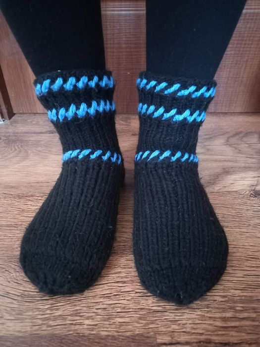 Носки вязаные шерстяные с узором.Ручная работа.