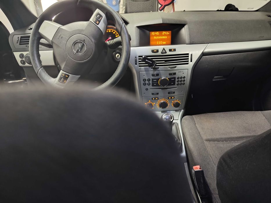 Opel astra gtc 1.7