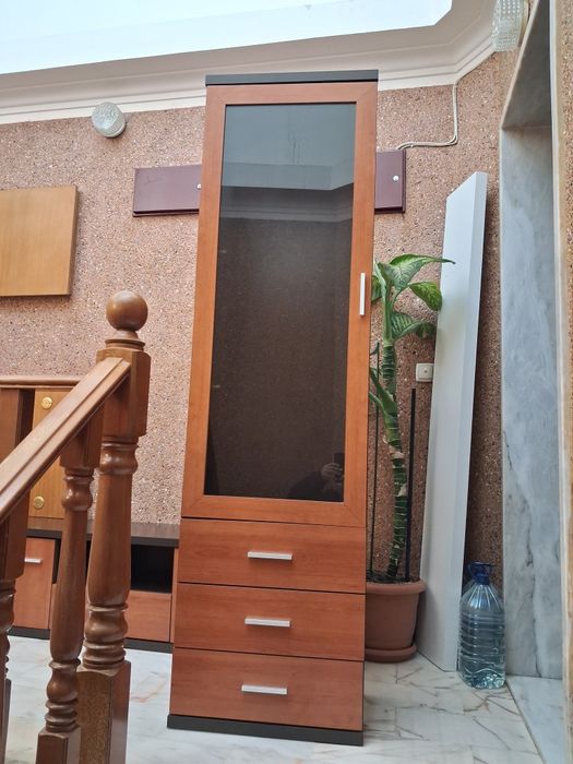 Movel aparador  em cerejeira