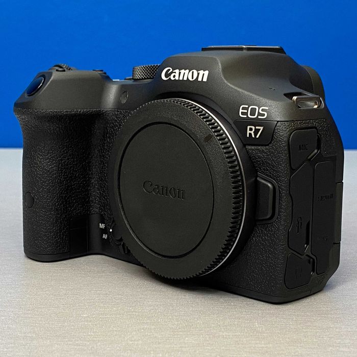 Canon EOS R7 (Corpo) - 32.5MP