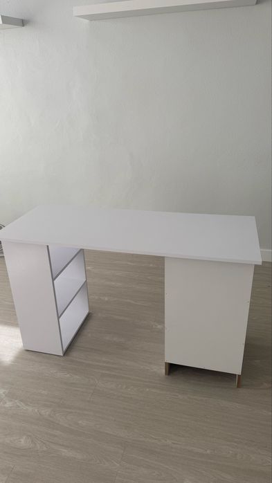 Secretária Nova