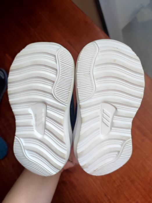 Оригинальные кроссовки adidas marvel