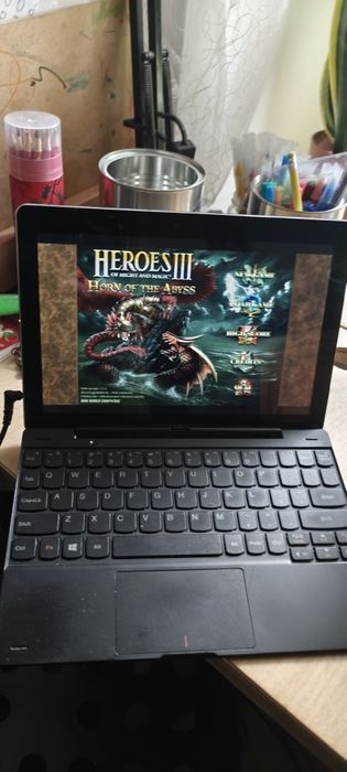 Laptop/Tablet 2w1 Lenovo Miix 300 | Windows 10 Pro | Heroes III!