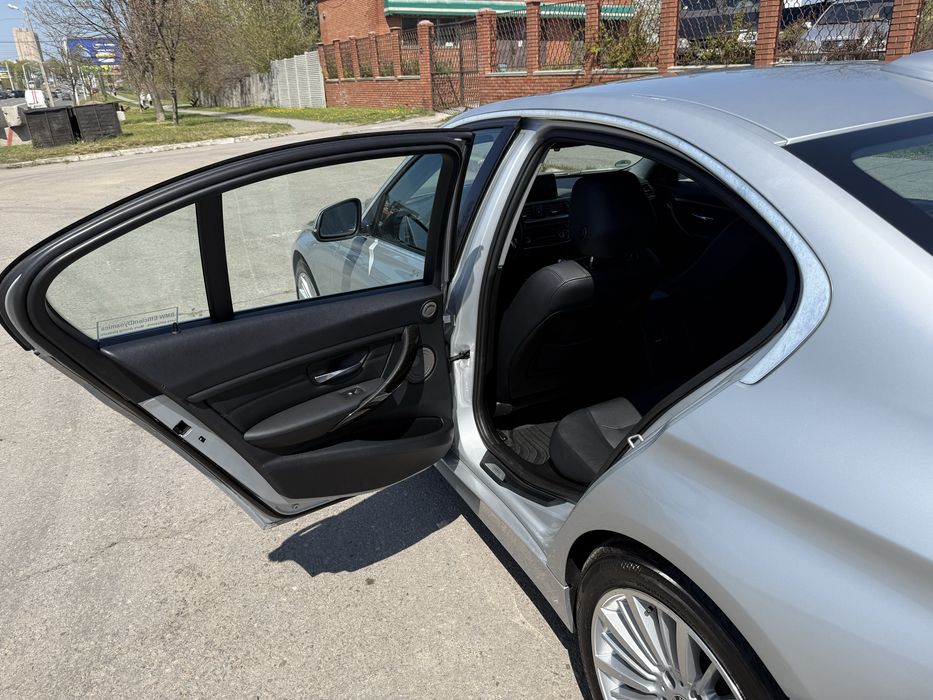 Bmw 328d f30 109 тыс. км  Harman Kardon  ИДЕАЛ