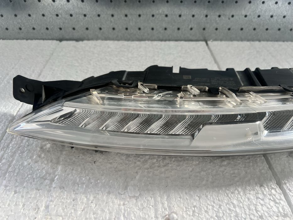 Farol diurno esquerdo/direito  CITROËN C4 Picasso (Ref. 9676036580)