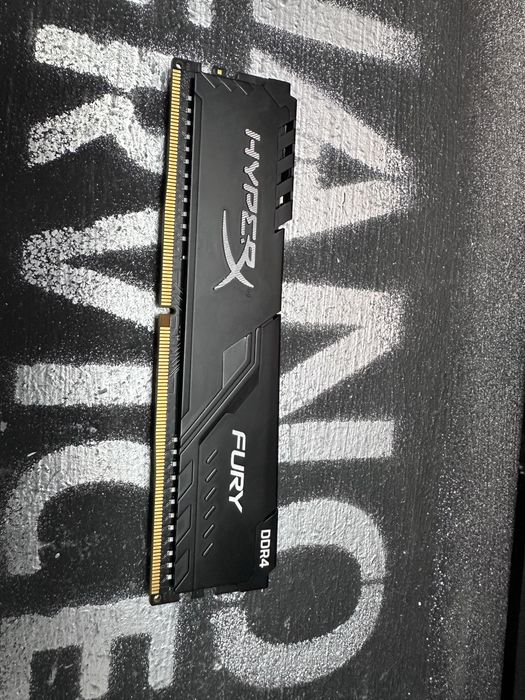 Ігрова брендова оперативна пам ять kingston fury DDR4 2666 8GB ідеал як нова