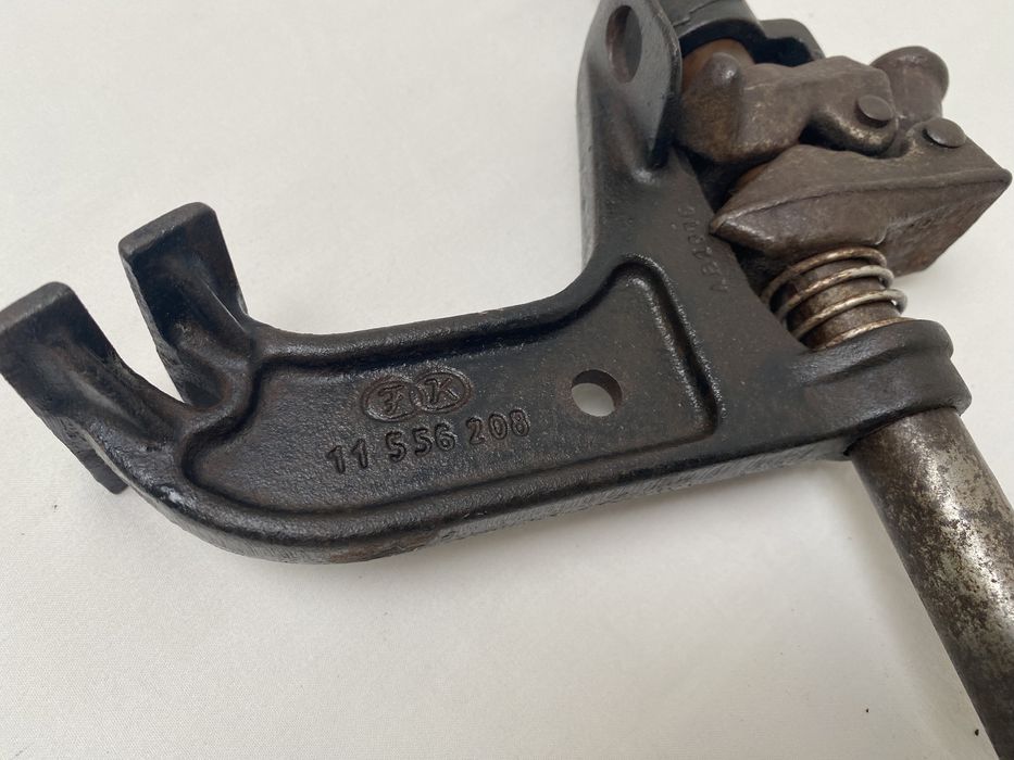 Macaco Ford Taunus completo