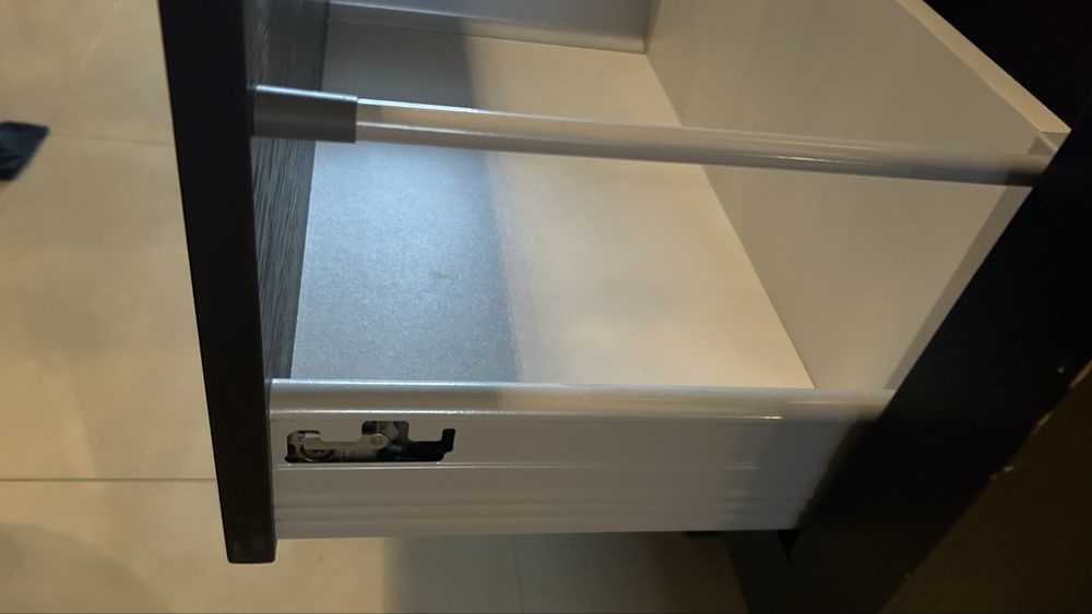 Komoda drewniana retro vintage zrobiona na zamowienie solidna