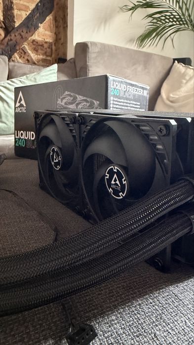 Arctic Liquid Freezer III 240 Black