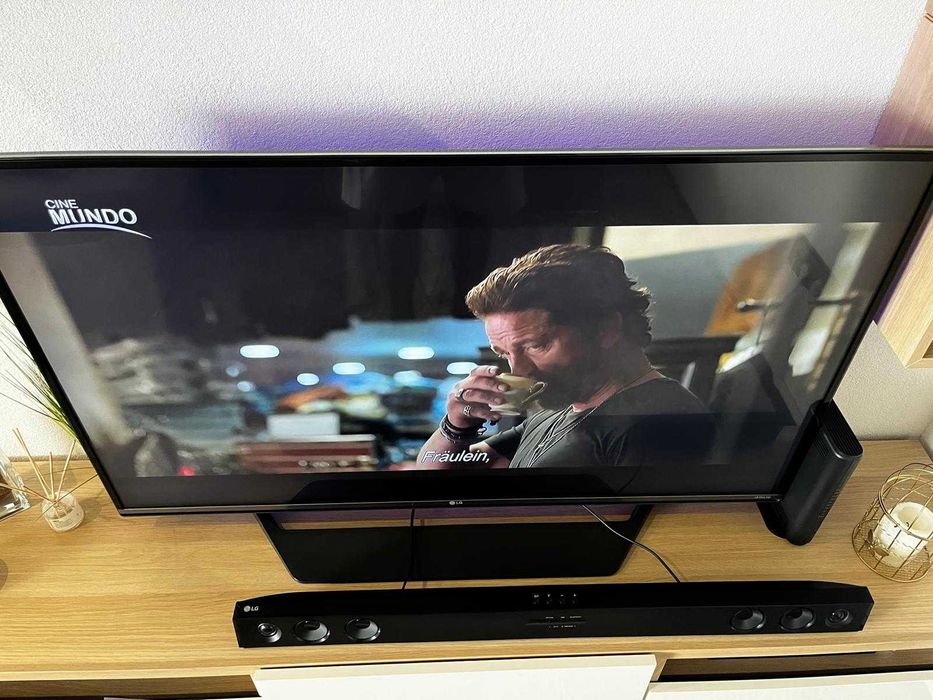 LG 49" 4K Smart TV c/soundbar LG